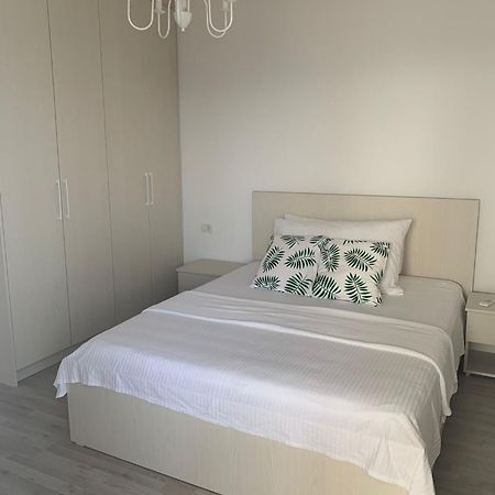 Loli Apartment Luxury White Residence Saranda Dış mekan fotoğraf