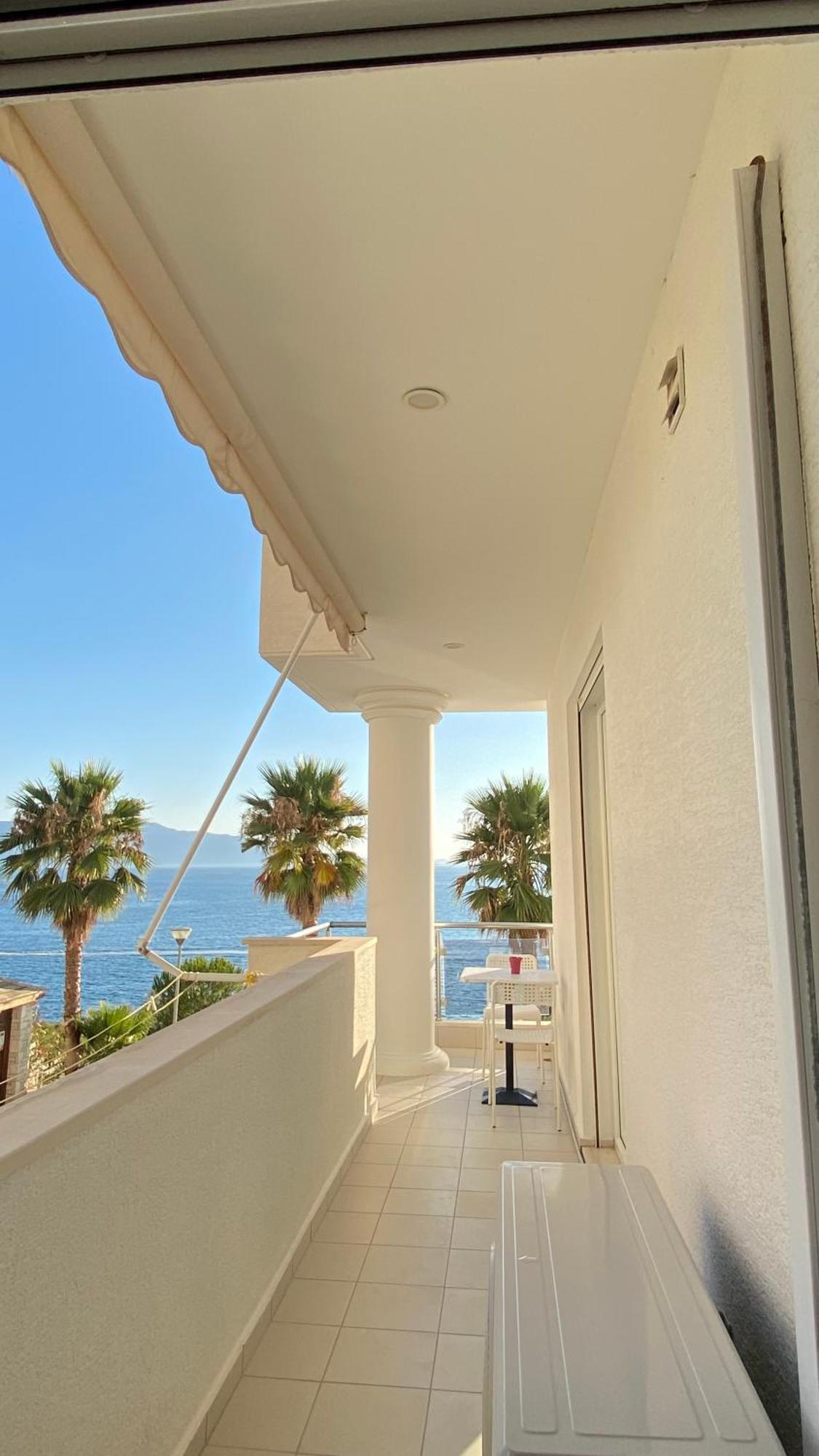 Loli Apartment Luxury White Residence Saranda Dış mekan fotoğraf
